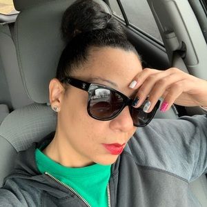 Meet your Posher, Alicia